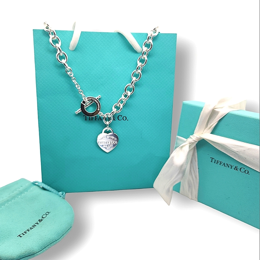 Tiffanys Classic Heart Tag Toggle Necklace in Sterling Silver